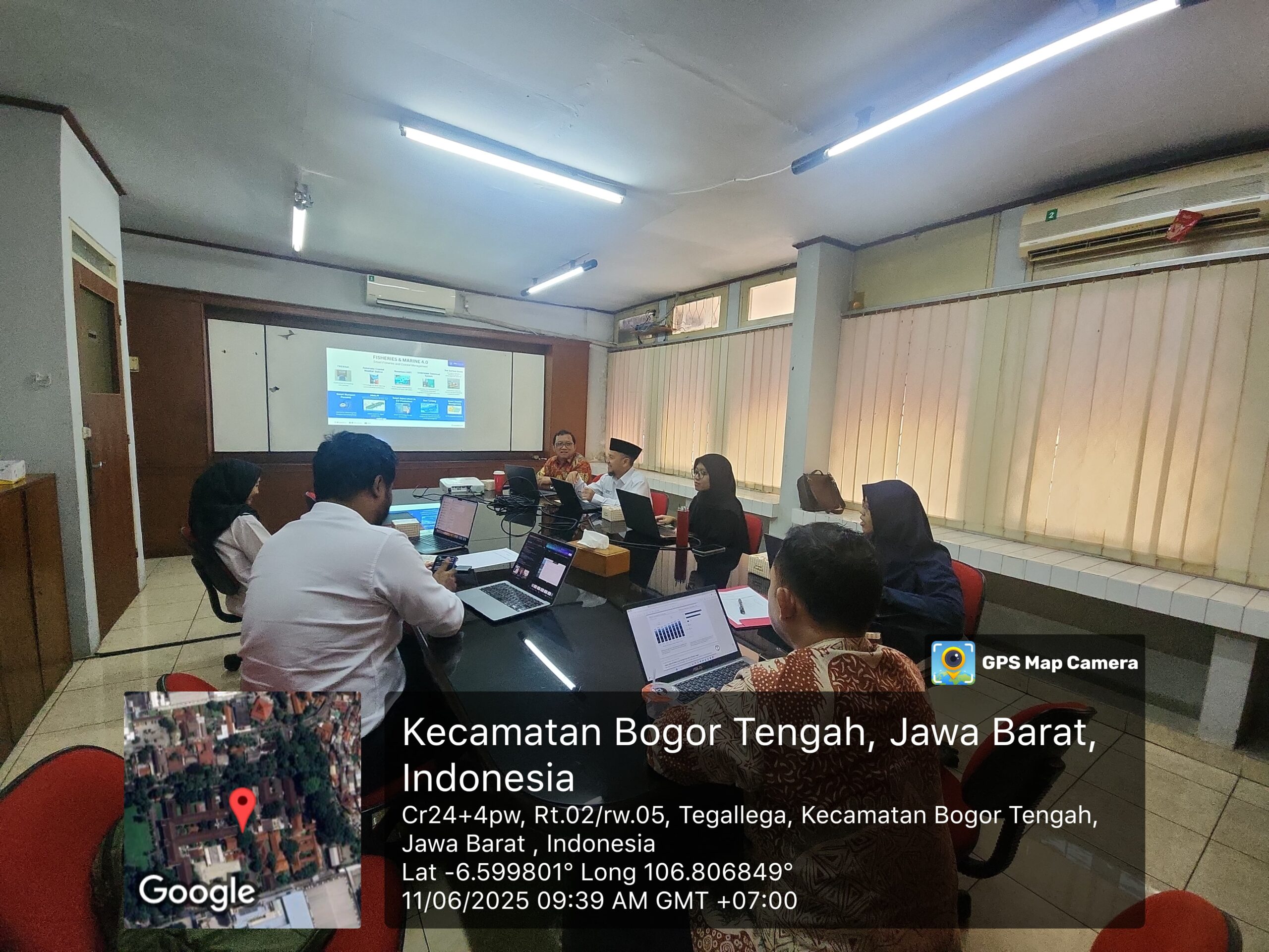 Tech in the Mud: Realita AI & Blockchain di Sawah dan Laut Kita