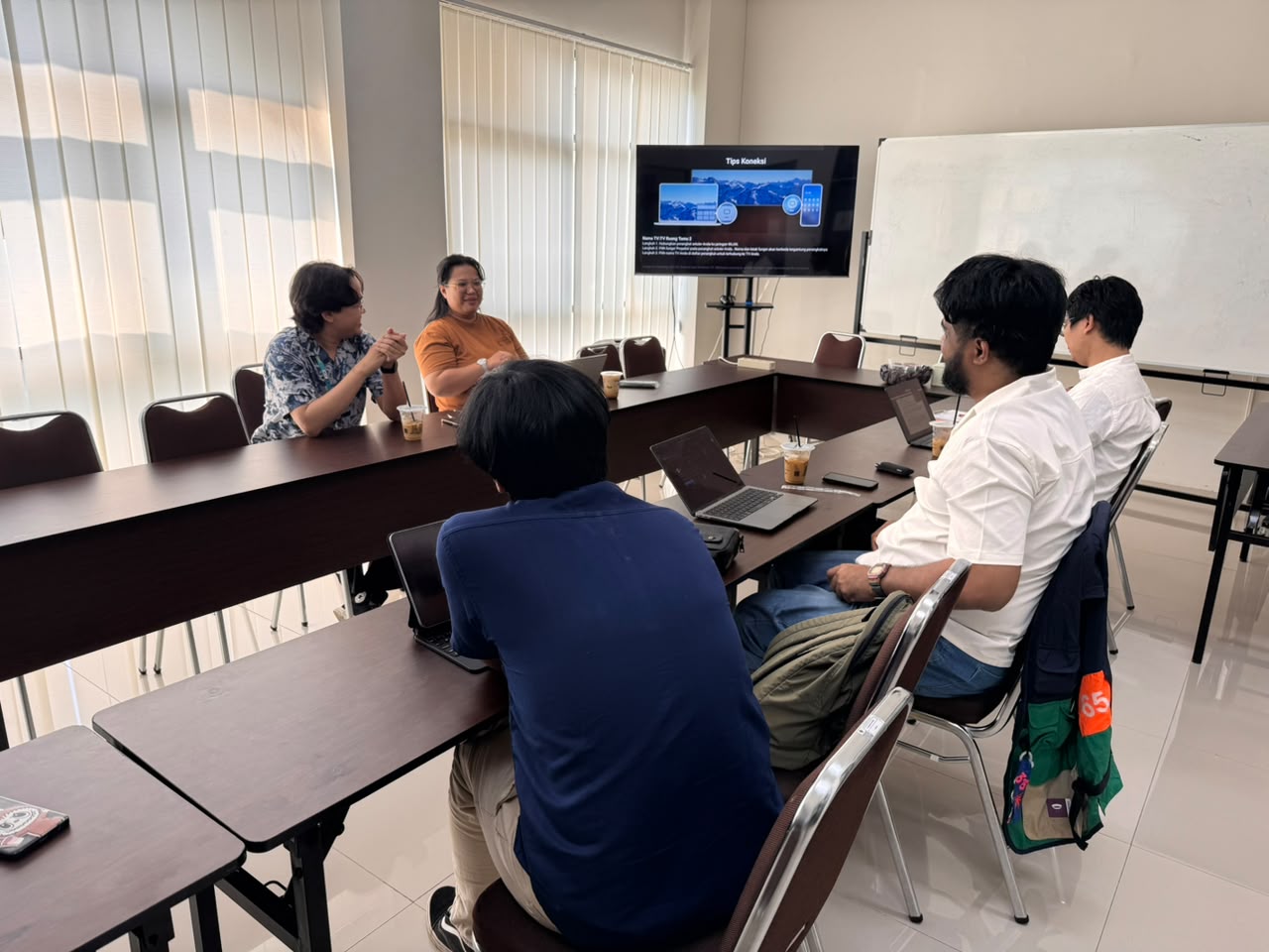 Menjelajahi Pendopo Studio: Eksplorasi Gim Analog, Board Game, dan Narasi Budaya Lokal